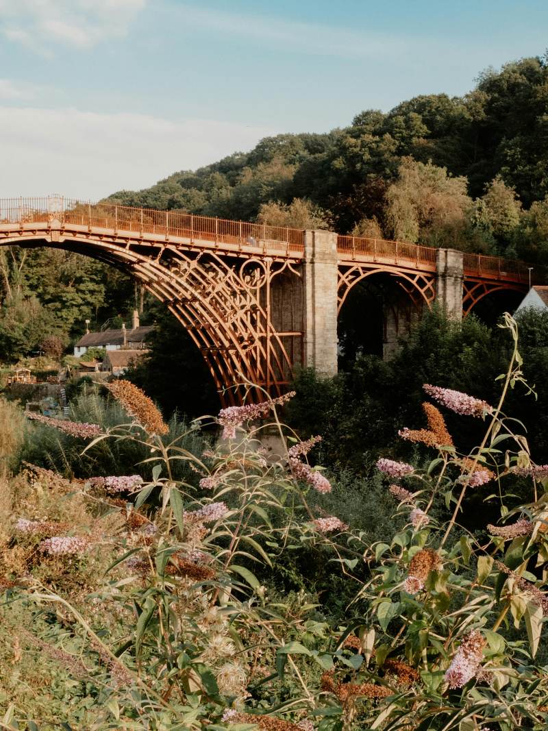 the-iron-bridge-over-the-river(1) the-iron-bridge-over-the-river(1)